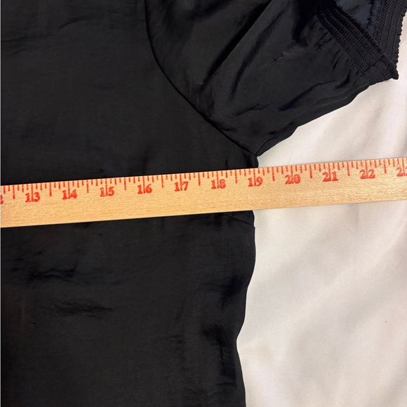 NWT Banana Republic Black Button Front Puff Sleeve Blouse Medium - Picture 4 of 5